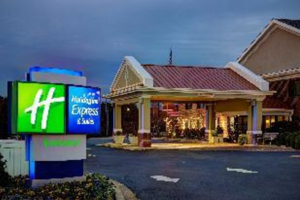 Holiday Inn Express Hotel And Suites Corinth